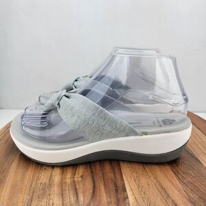 Clarks Womens Size 6 Gray Aria Gilson Cloudsteppers Thong Fabric Comfort Sandals